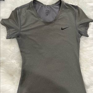 Nike Pro DriFit Gray Short sleeve Tee M
